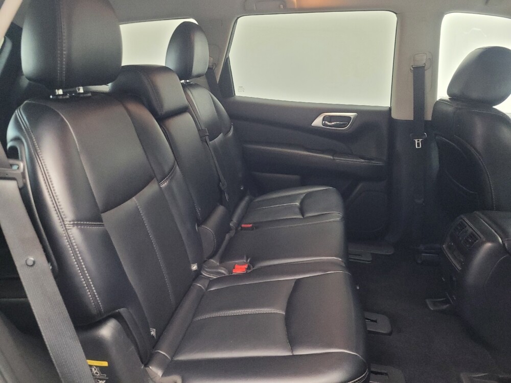 2017 Nissan Pathfinder in Highland, IN 46322 - 18073895 19