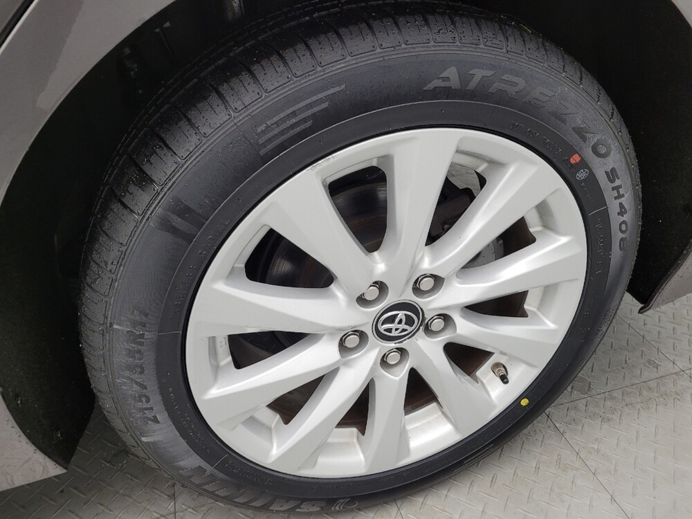 2019 Toyota Camry in Louisville, KY 40258 - 18073928 31