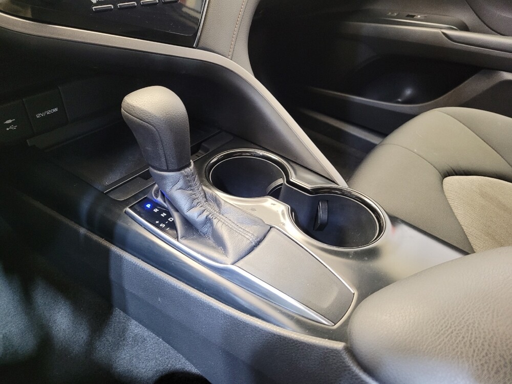 2019 Toyota Camry in Louisville, KY 40258 - 18073928 26