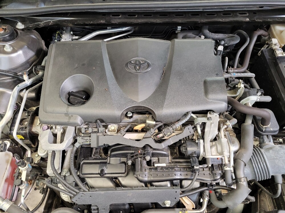 2019 Toyota Camry in Louisville, KY 40258 - 18073928 30