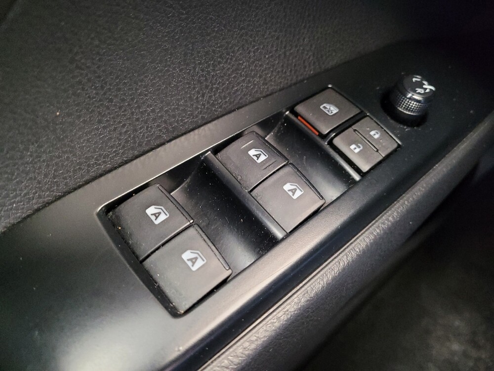 2019 Toyota Camry in Louisville, KY 40258 - 18073928 27