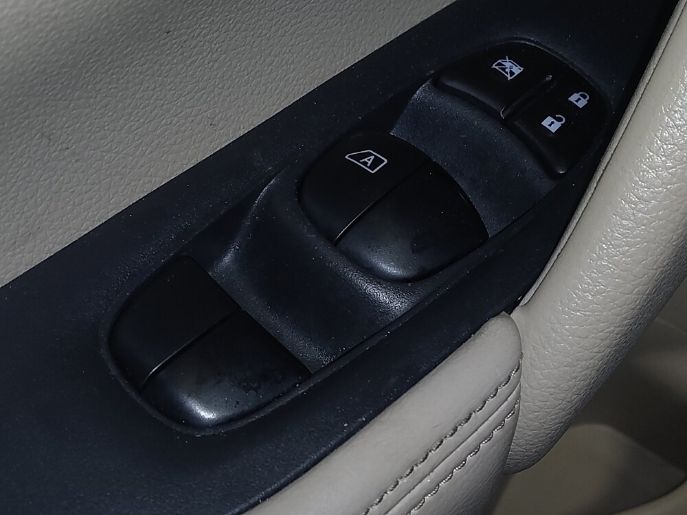 2016 Nissan Rogue in Pensacola, FL 32505 - 18073931 27