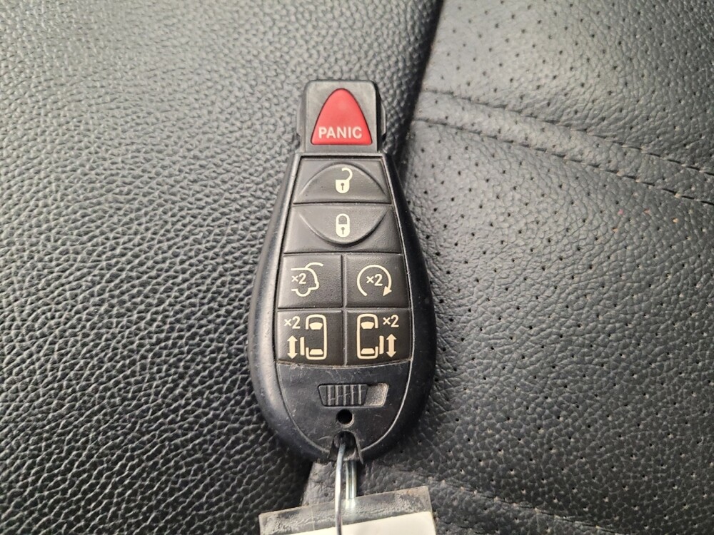 2017 Dodge Grand Caravan in Louisville, KY 40258 - 18073986 32