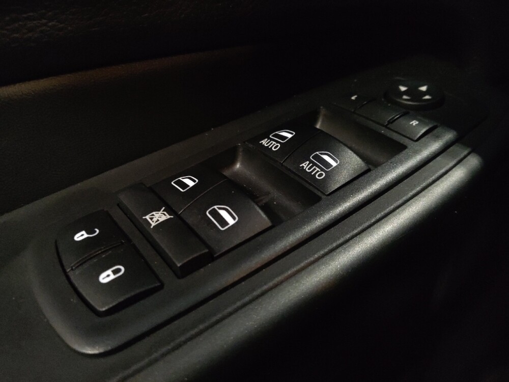 2019 Jeep Cherokee in Pensacola, FL 32505 - 18074017 27