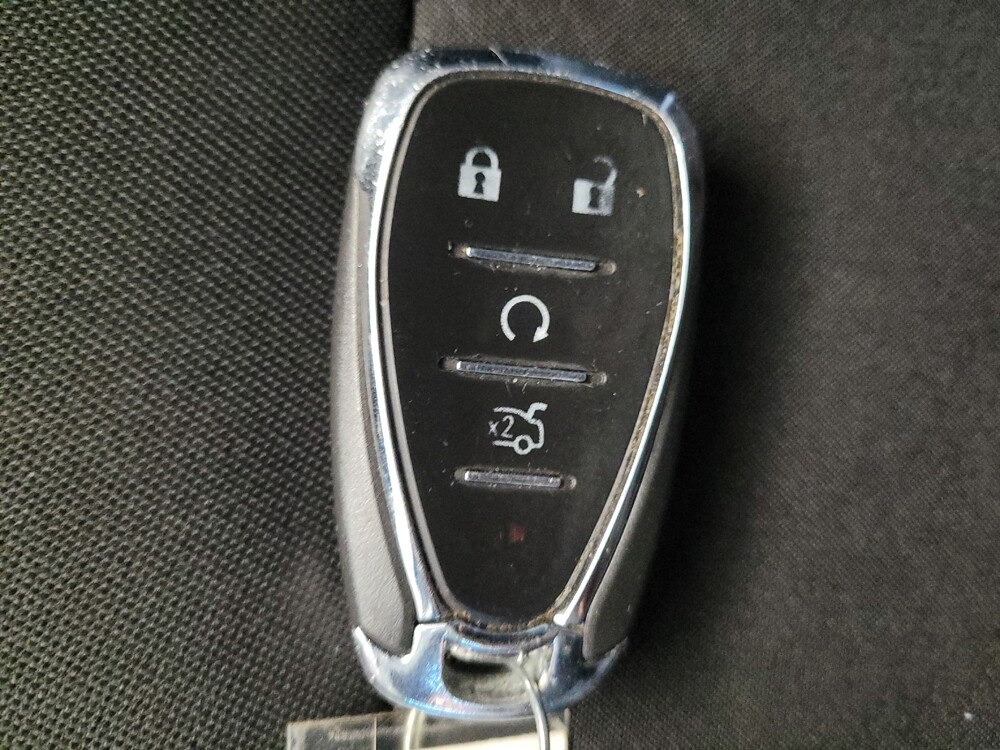 2019 Chevrolet Malibu in Cincinnati, OH 45255 - 18074024 32