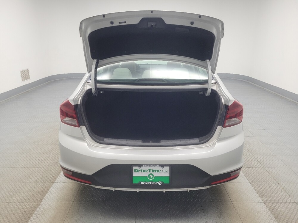 2019 Hyundai Elantra in Highland, IN 46322 - 18074089 29