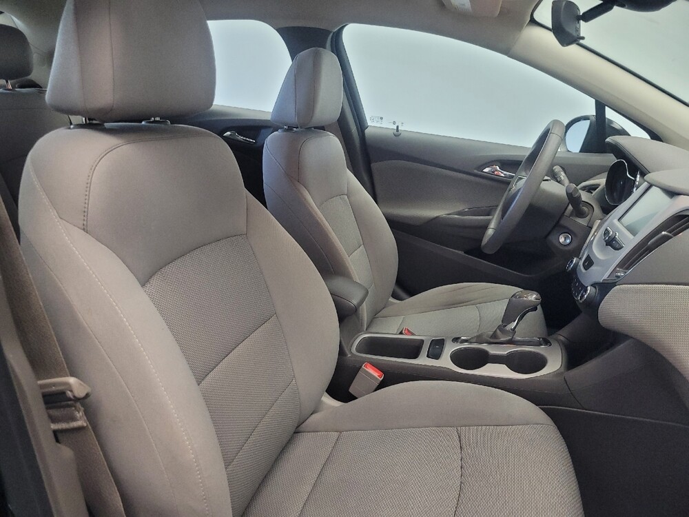 2018 Chevrolet Cruze in Highland, IN 46322 - 18074102 21