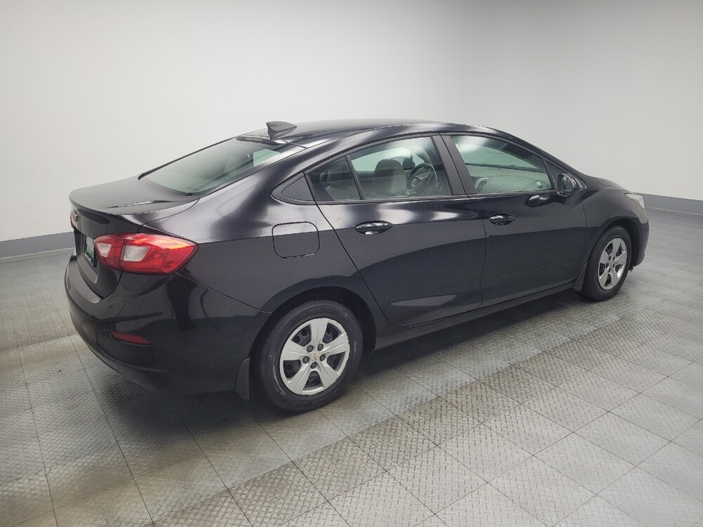 2018 Chevrolet Cruze in Highland, IN 46322 - 18074102 10