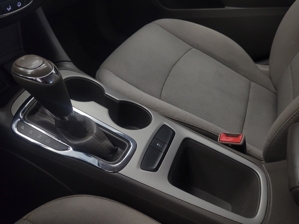 2018 Chevrolet Cruze in Highland, IN 46322 - 18074102 26