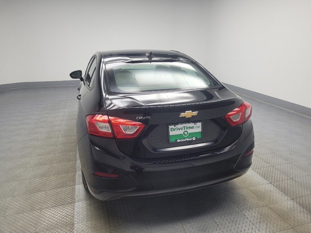 2018 Chevrolet Cruze in Highland, IN 46322 - 18074102 6