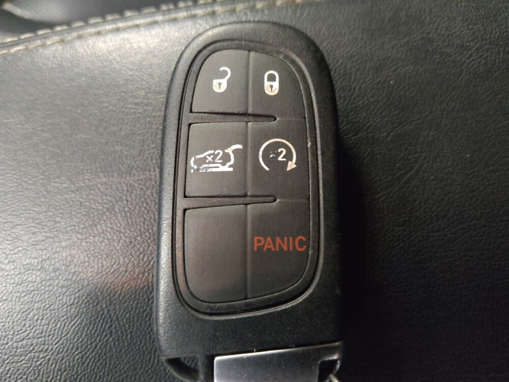 2019 Jeep Cherokee in Fort Myers, FL 33907 - 18074123 32