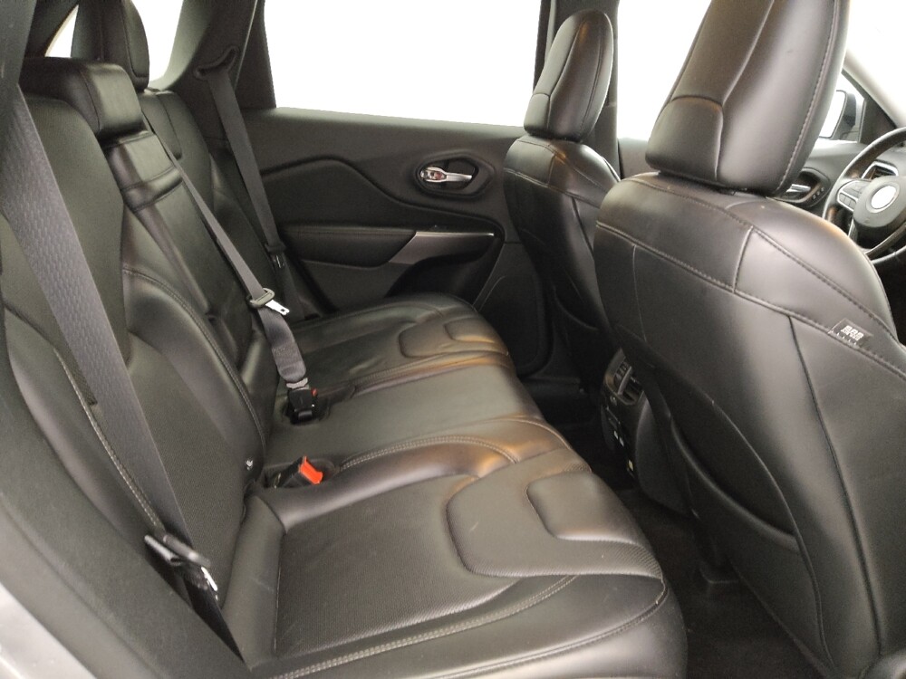 2019 Jeep Cherokee in Fort Myers, FL 33907 - 18074123 19