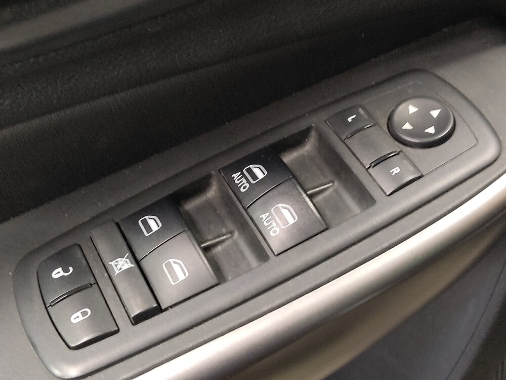 2019 Jeep Cherokee in Fort Myers, FL 33907 - 18074123 27