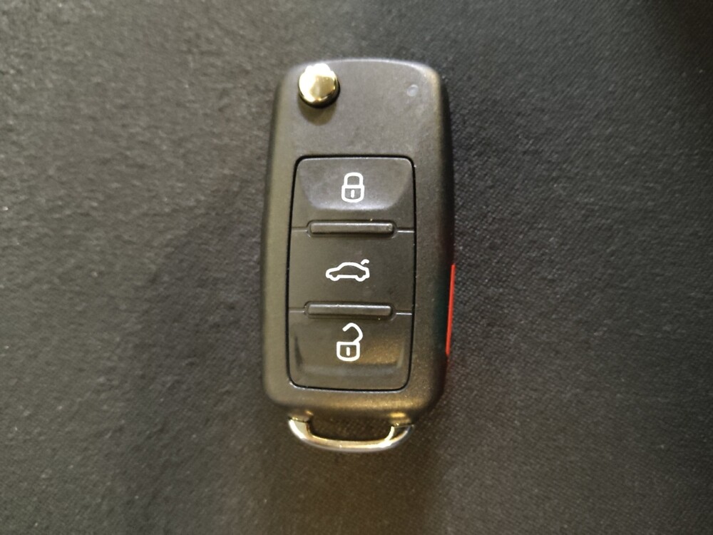 2017 Volkswagen Tiguan in Charlotte, NC 28213 - 18074129 32