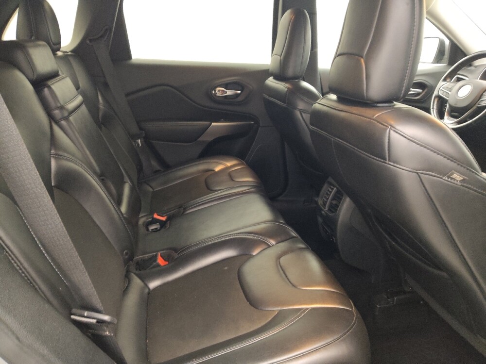 2019 Jeep Cherokee in Fort Myers, FL 33907 - 18074130 19