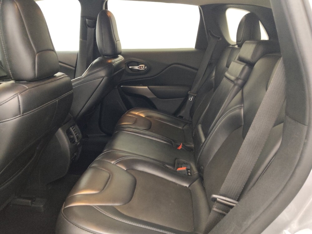 2019 Jeep Cherokee in Fort Myers, FL 33907 - 18074130 18