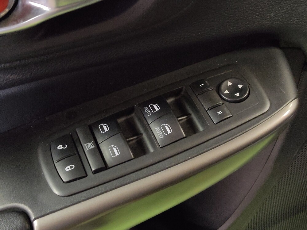 2019 Jeep Cherokee in Fort Myers, FL 33907 - 18074130 27