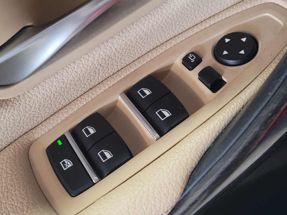 2017 BMW 330e in Hialeah, FL 33014 - 18074173 27