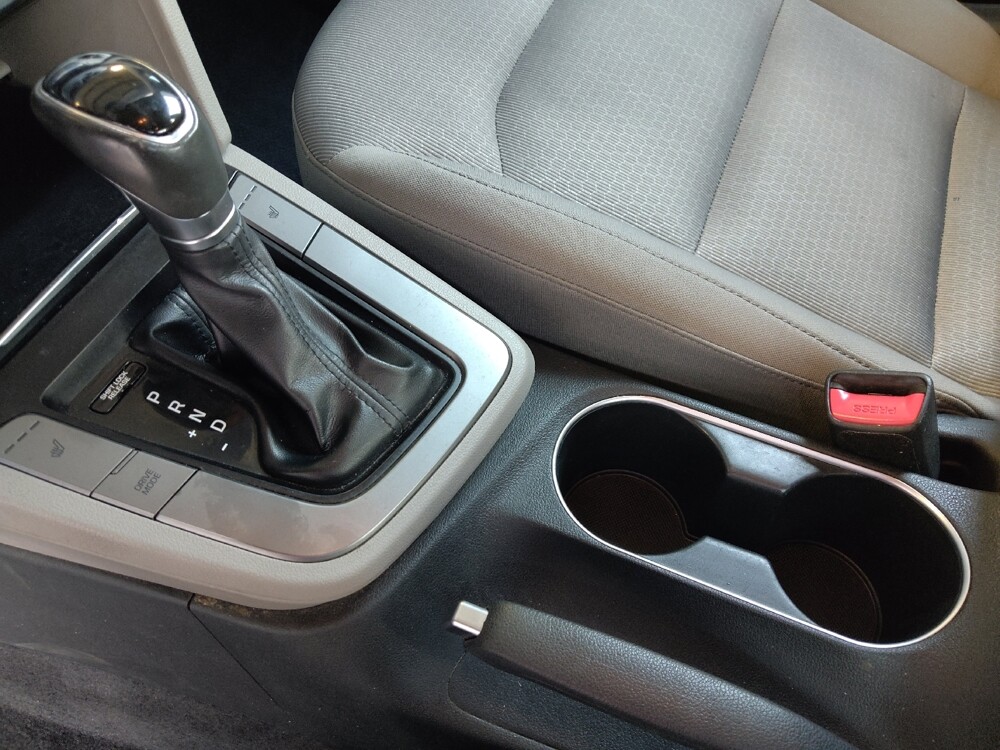 2017 Hyundai Elantra in Live Oak, TX 78233 - 18074206 26