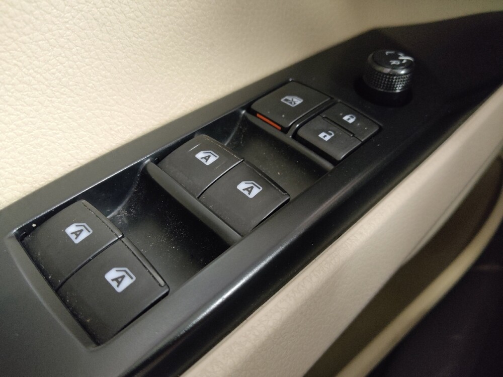 2019 Toyota Camry in Houston, TX 77034 - 18074277 27