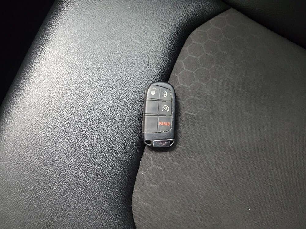 2020 Jeep Compass in Langhorne, PA 19047 - 18074290 32