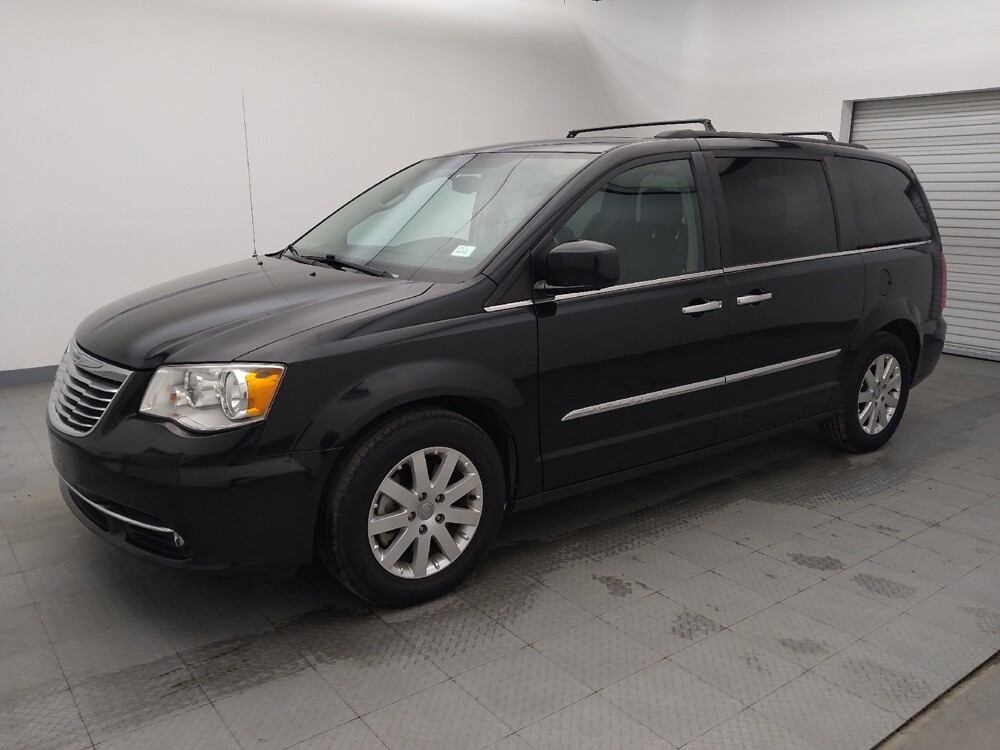 2016 Chrysler Town & Country in San Antonio, TX 78238 - 18074326 2
