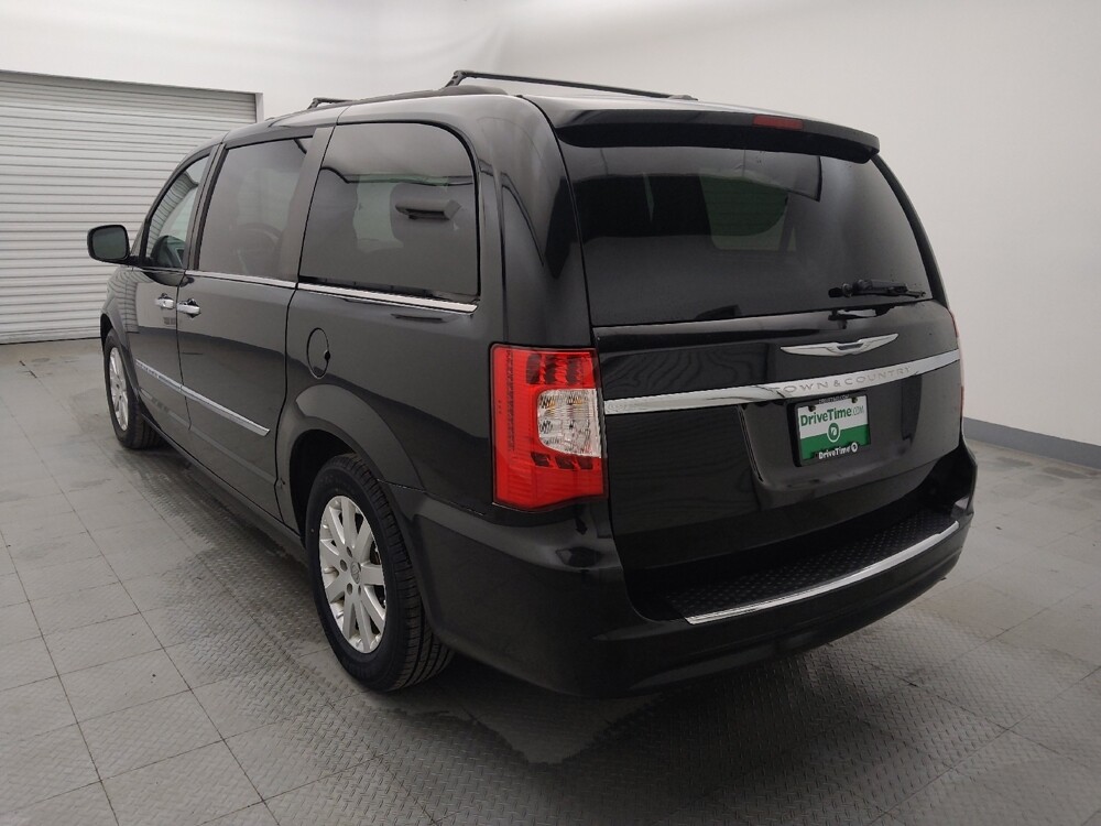 2016 Chrysler Town & Country in San Antonio, TX 78238 - 18074326 5