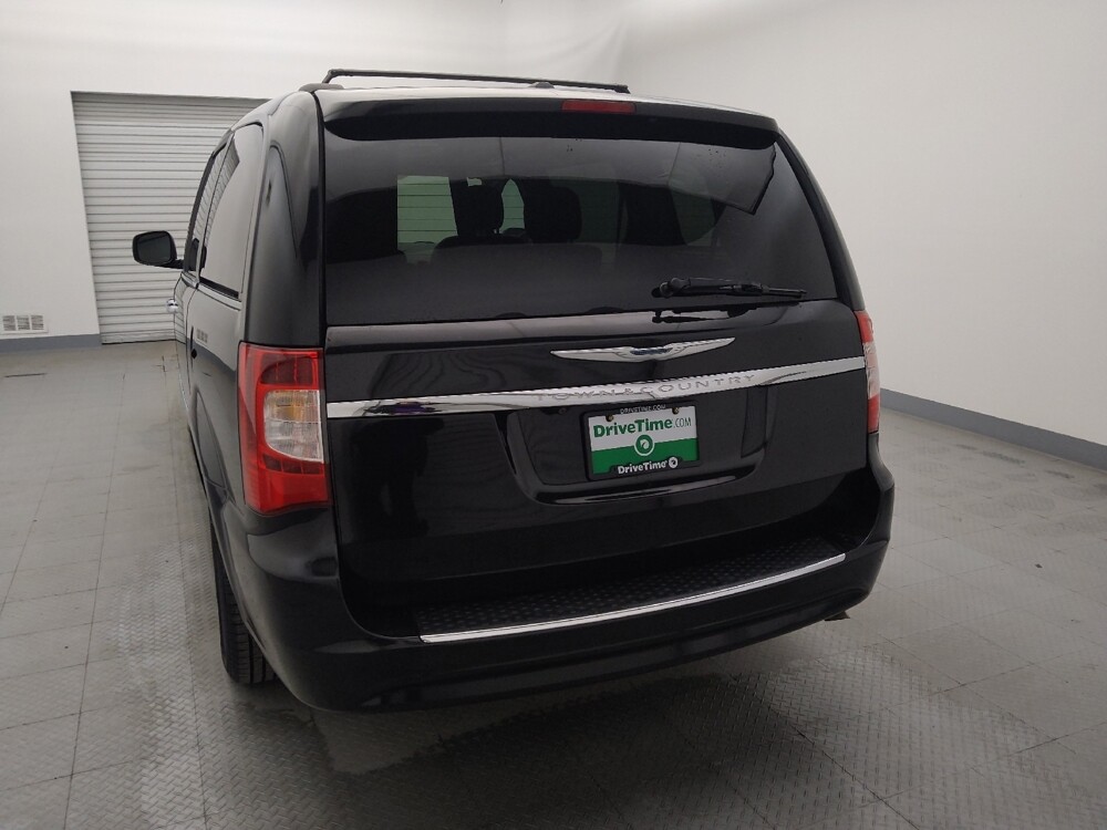 2016 Chrysler Town & Country in San Antonio, TX 78238 - 18074326 6