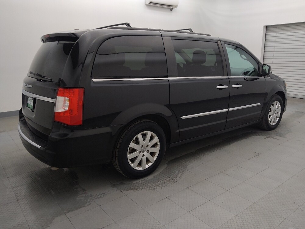 2016 Chrysler Town & Country in San Antonio, TX 78238 - 18074326 10