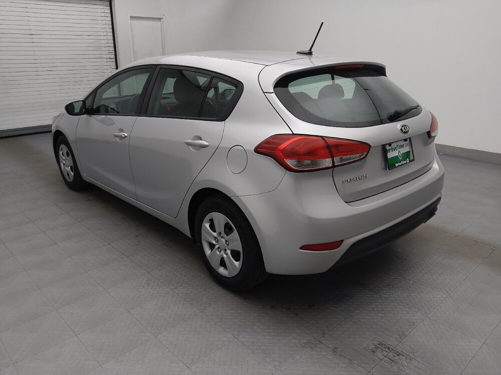 2017 Kia Forte in Charlotte, NC 28273 - 18074331 5