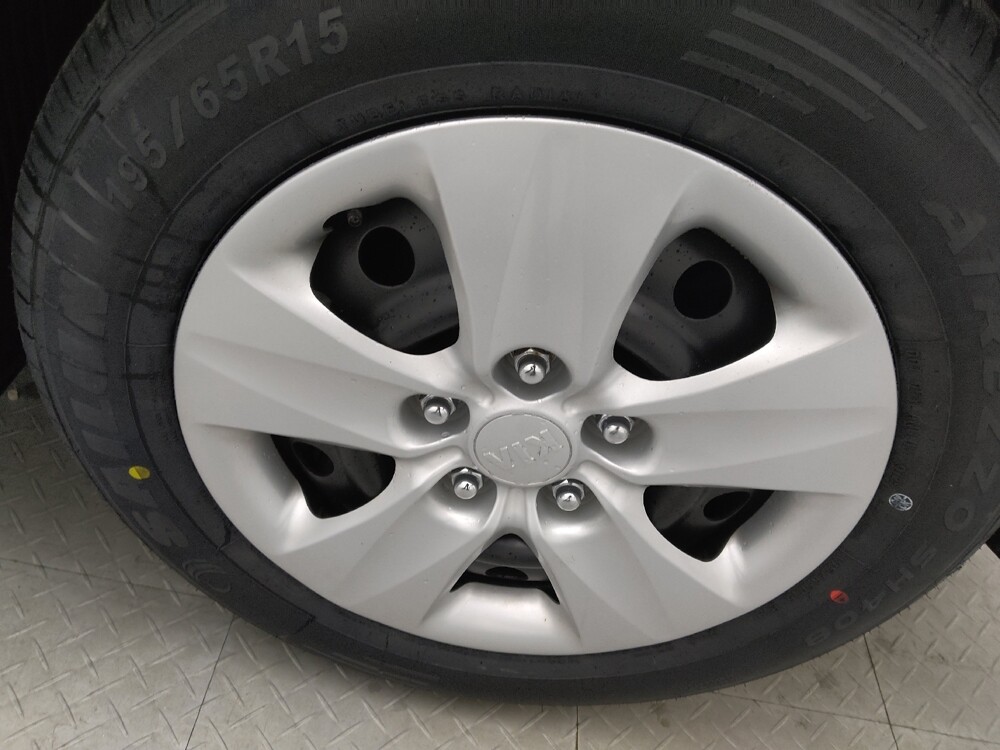 2017 Kia Forte in Charlotte, NC 28273 - 18074331 31