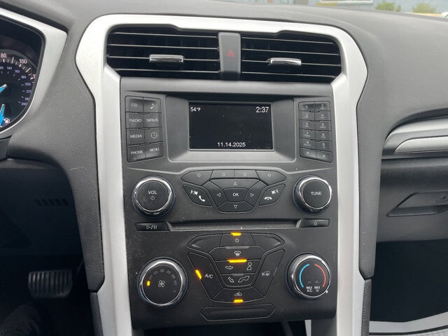 2016 Ford Fusion in Baltimore, MD 21225 - 18074383 33