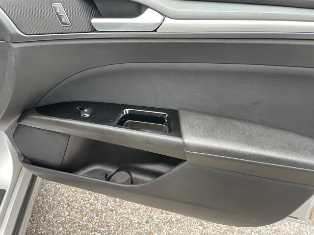 2016 Ford Fusion in Baltimore, MD 21225 - 18074383 17