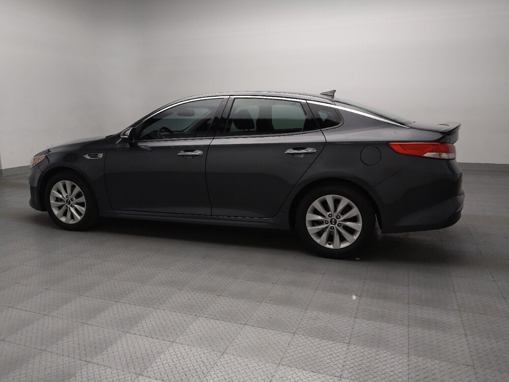 2017 Kia Optima in Oklahoma City, OK 73139 - 18074421 3