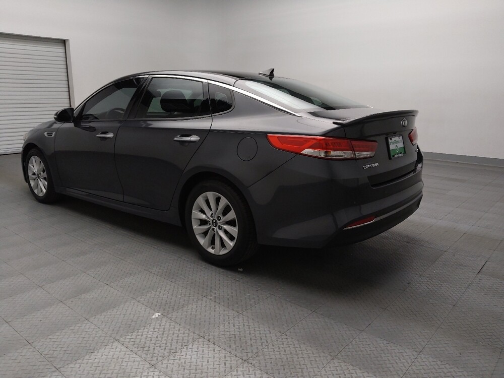 2017 Kia Optima in Oklahoma City, OK 73139 - 18074421 5