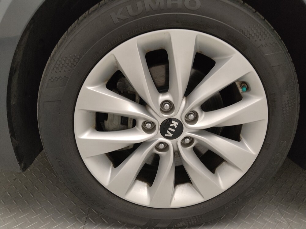 2017 Kia Optima in Oklahoma City, OK 73139 - 18074421 31