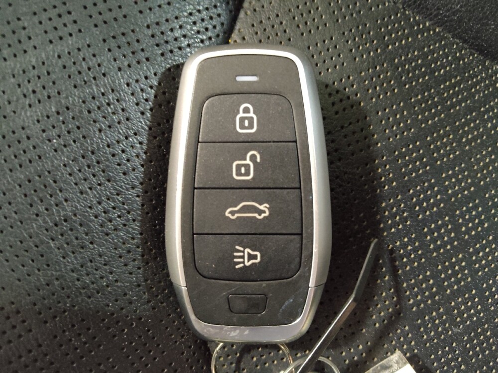 2017 Kia Optima in Oklahoma City, OK 73139 - 18074421 32