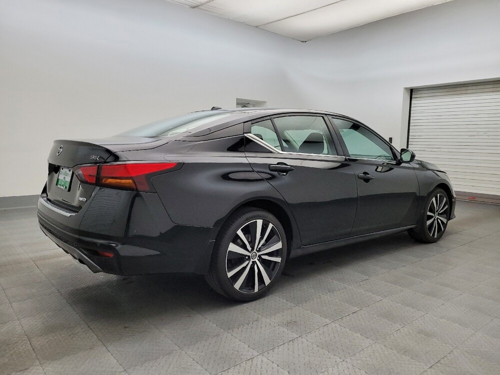 2021 Nissan Altima in Glendale, AZ 85301 - 18074440 10