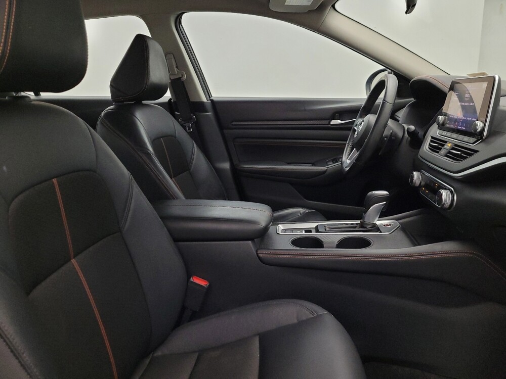 2021 Nissan Altima in Glendale, AZ 85301 - 18074440 21