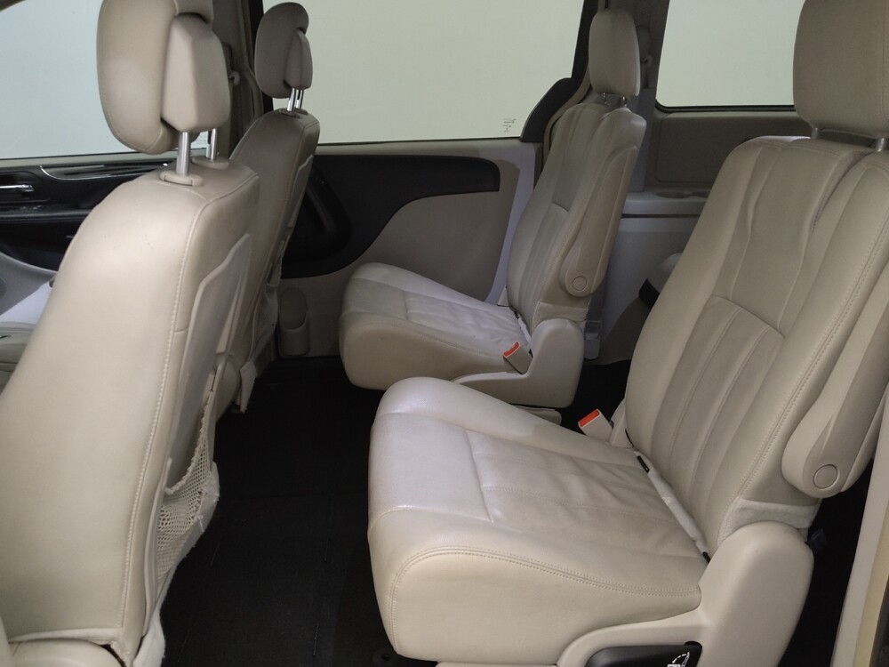 2016 Chrysler Town & Country in Tallahassee, FL 32304 - 18074442 18