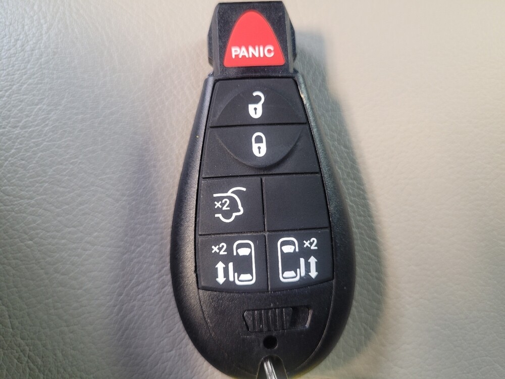 2016 Chrysler Town & Country in Tallahassee, FL 32304 - 18074442 32