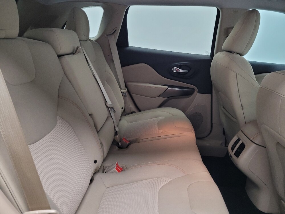 2019 Jeep Cherokee in Reno, NV 89502 - 18074444 19