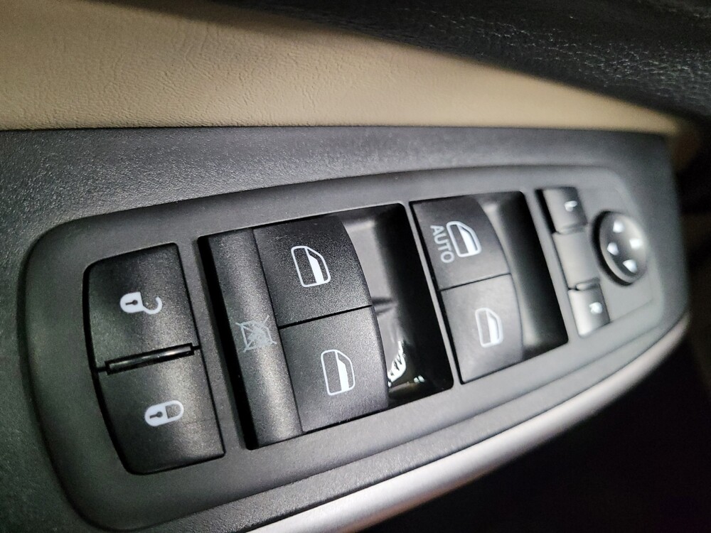 2019 Jeep Cherokee in Reno, NV 89502 - 18074444 27