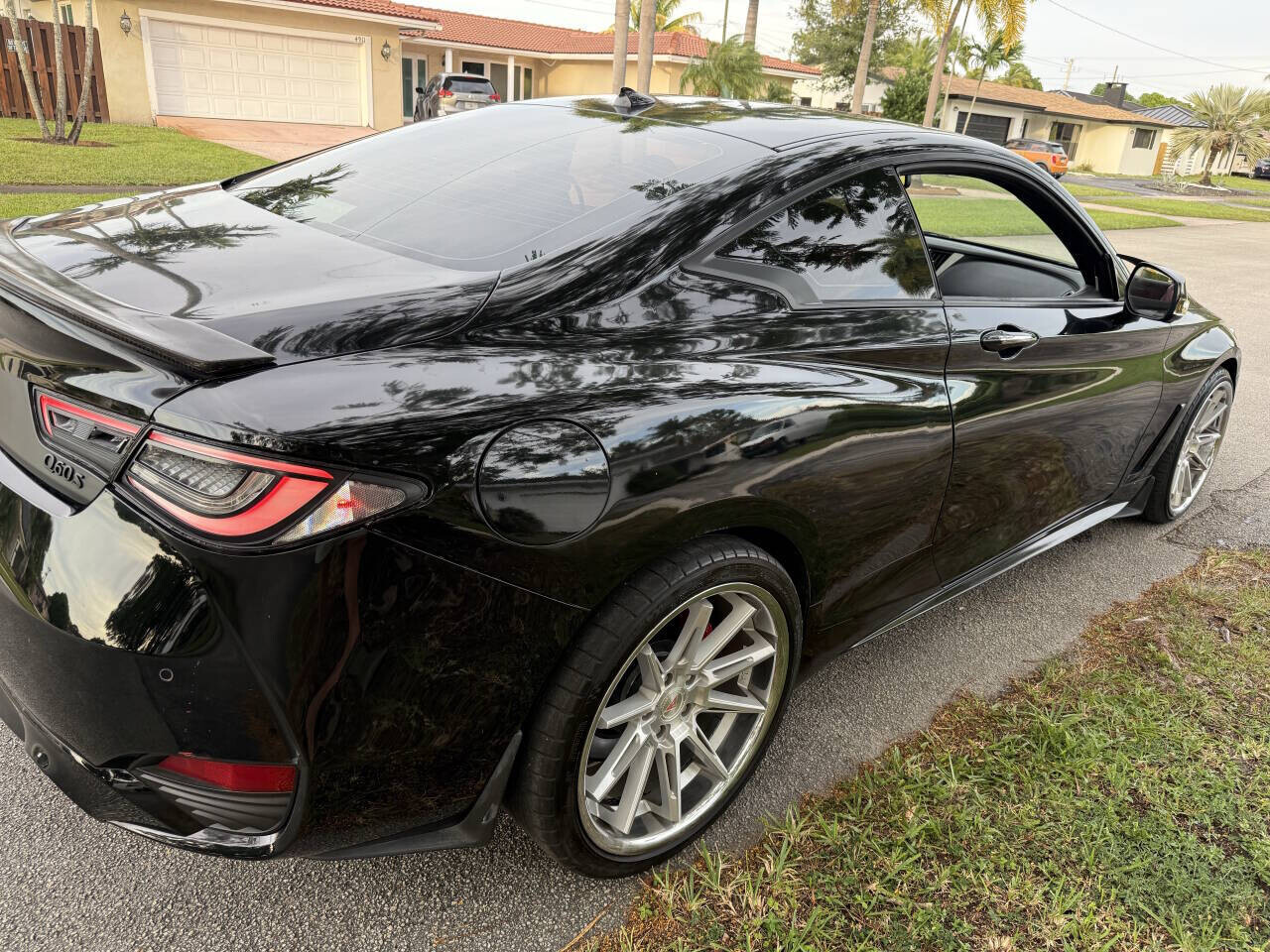 2017 INFINITI Q60 in Hollywood, FL 33023-1906 - 18074574 9