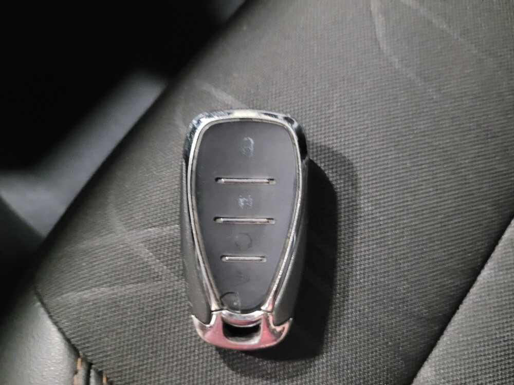 2017 Chevrolet Trax in Pittsburgh, PA 15237 - 18074762 32