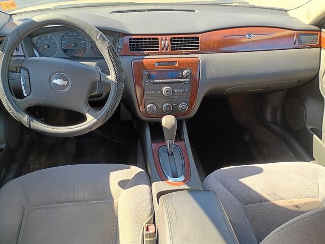 2008 Chevrolet Impala in Hudson, FL 34669 - 18074977 28
