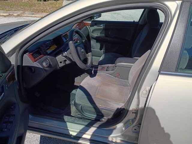 2008 Chevrolet Impala in Hudson, FL 34669 - 18074977 10