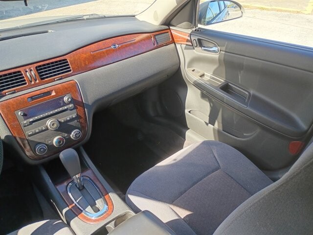 2008 Chevrolet Impala in Hudson, FL 34669 - 18074977 13