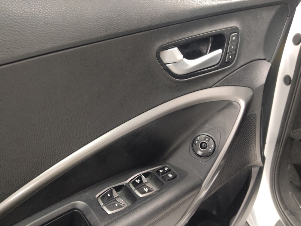 2017 Hyundai Santa Fe in Columbus, OH 43231 - 18075060 27