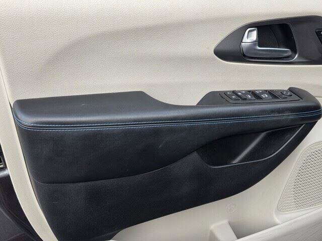 2021 Chrysler Pacifica in Mesa, AZ 85212 - 18075063 43